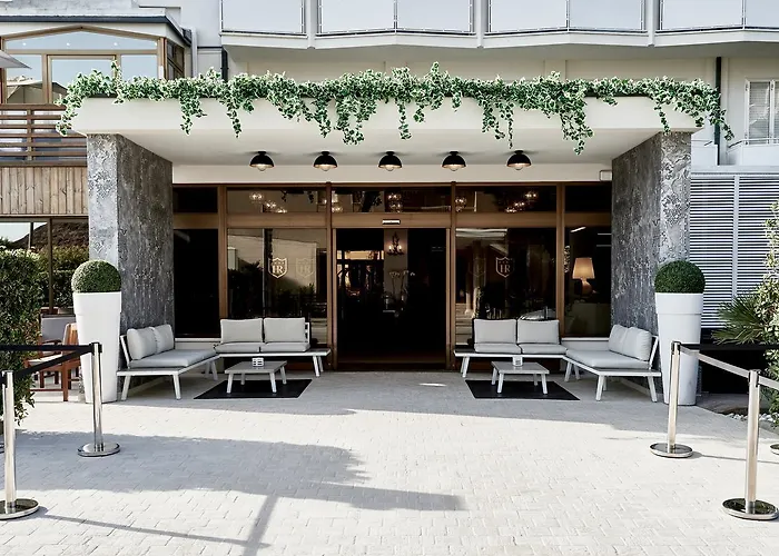 红色国际酒店