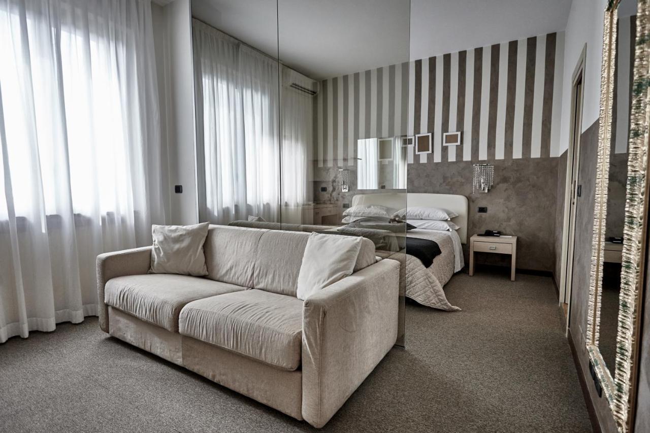 Rouge International Hotel