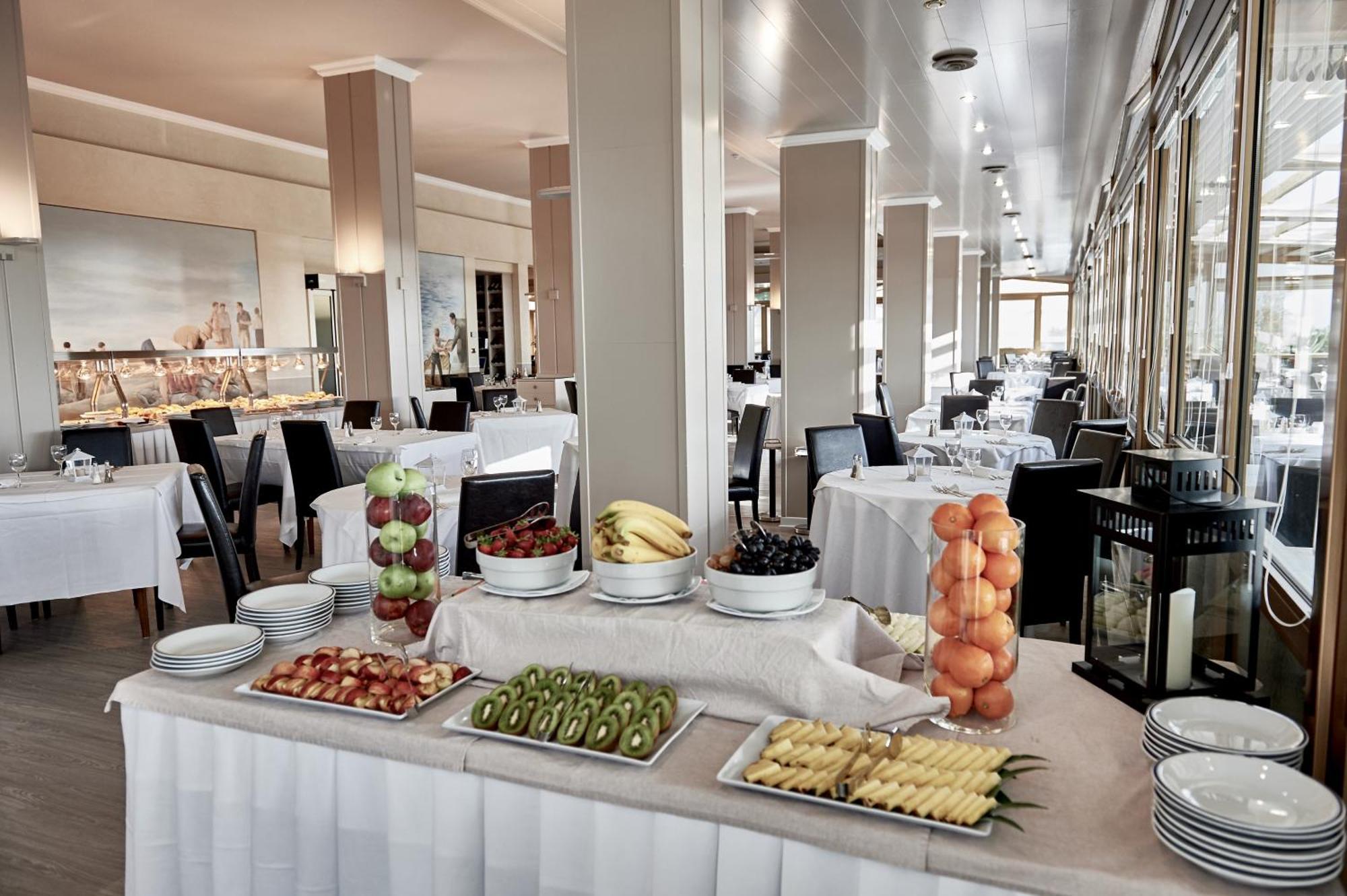Rouge International Hotel