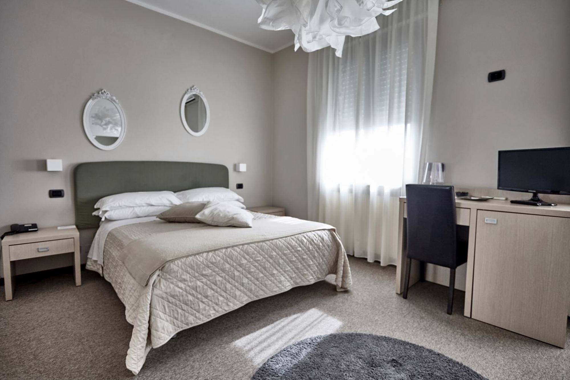 Hotel Rouge International