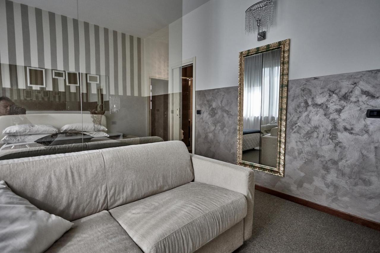 Rouge International Hotel